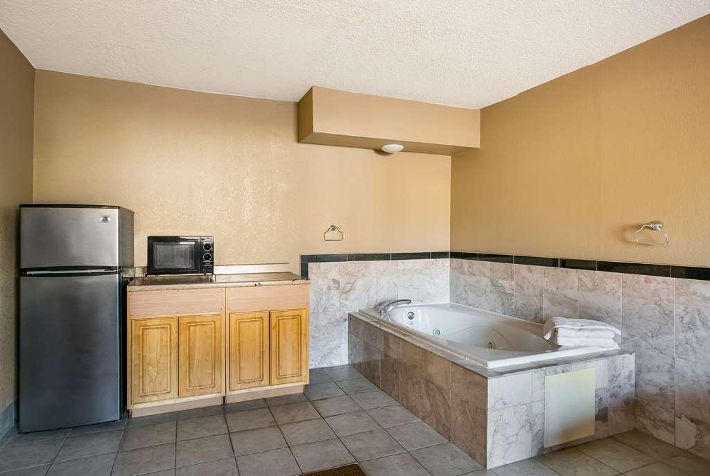 Rodeway Inn Rohrerstown Room photo