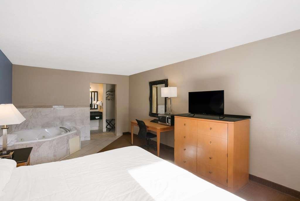 Rodeway Inn Rohrerstown Room photo